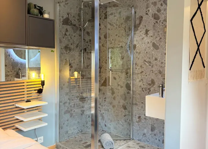 La Wood & Chic بيت للعطل *